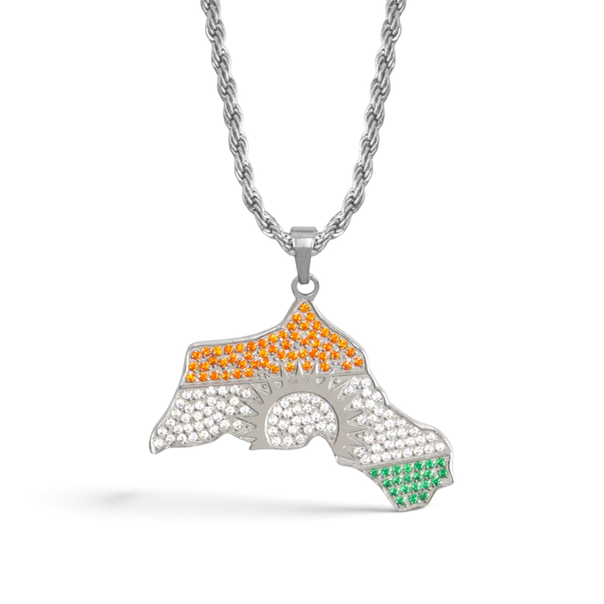 Kurdistan necklace for men in silver, map of Kurdistan pendant with red, white and green zirconia around the sun, rope chain, close-up of the pendant on white